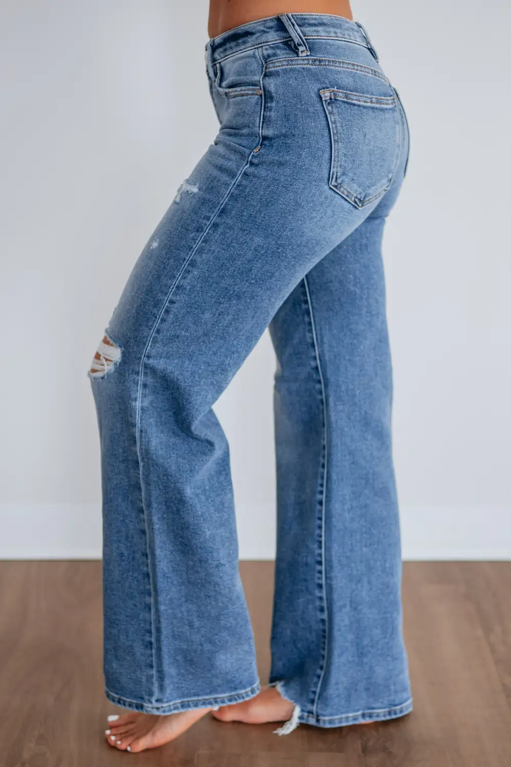Women's Mid Rise Wide Leg Relaxed Fit Jeans