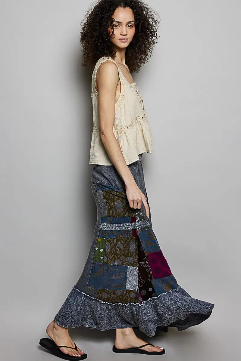 Sleek Ruffle Trim Lace Detail Skirt