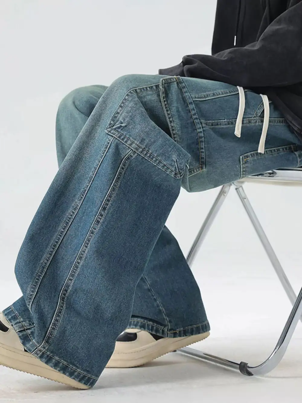 Wide Leg Cargo Jeans