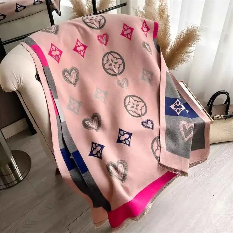 Minimal Cozy Scarf