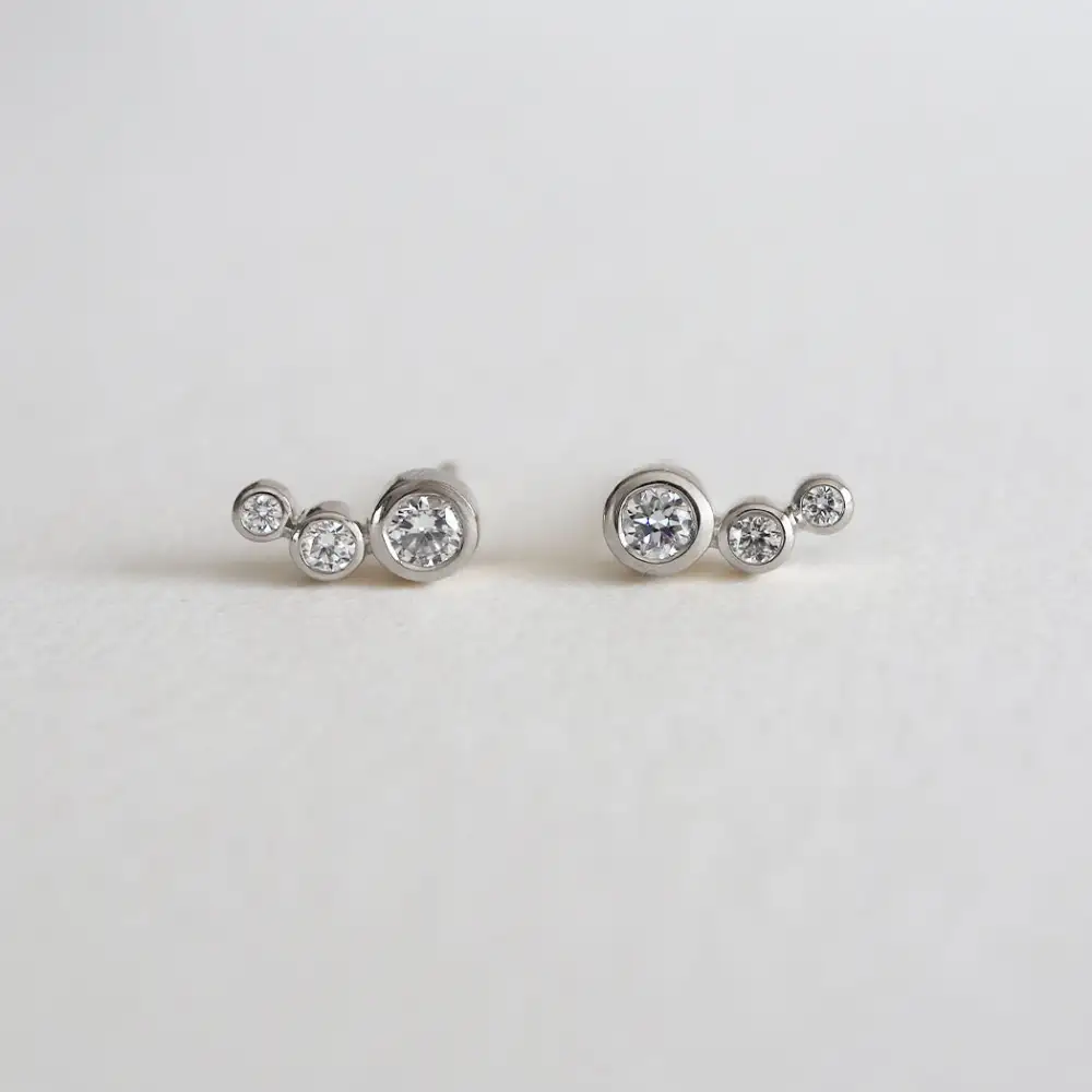 Elegant Classic Diamond Earring
