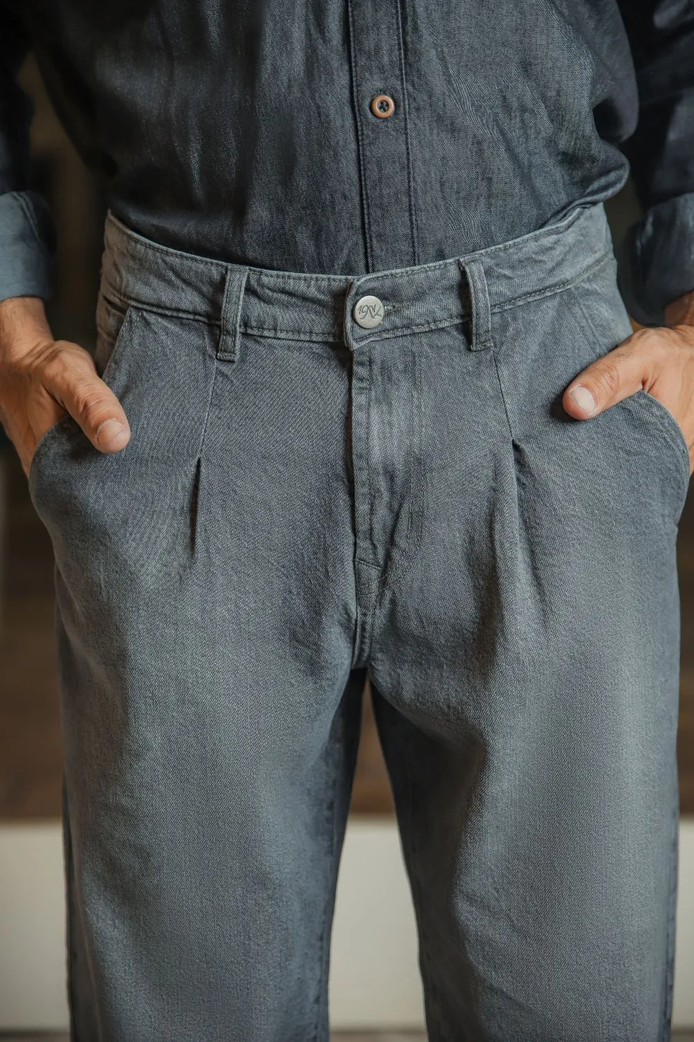 Straight-Leg Breathable Pleated Jeans