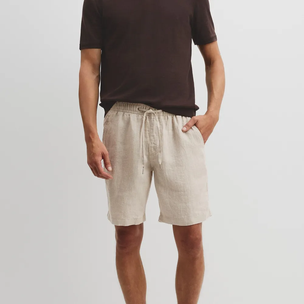 Men's Modern Drawcord Linen Shorts