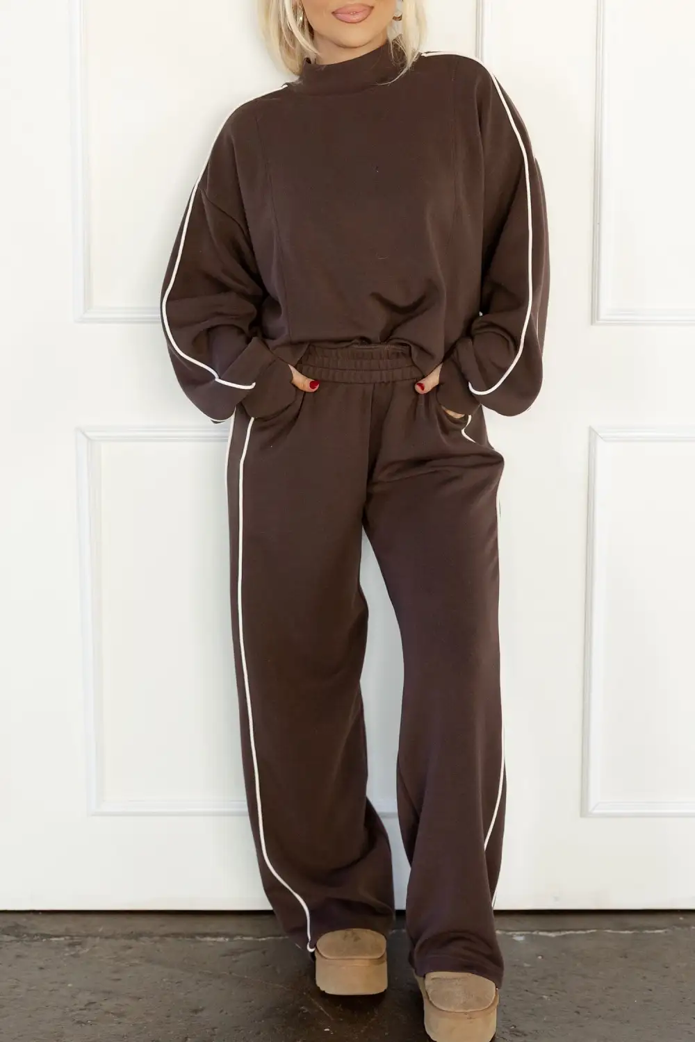 Women's Sporty Piping Trim Mock Neck Pullover Relaxed Two Piece Pant Set