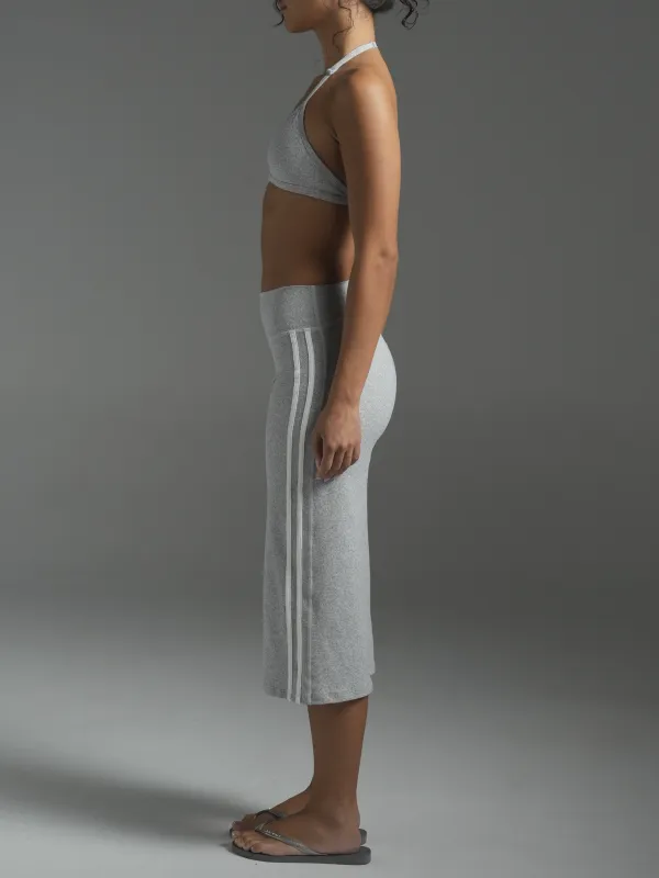Wide-Leg Striped Scrunch-Detail Sculpting Capri Leggings