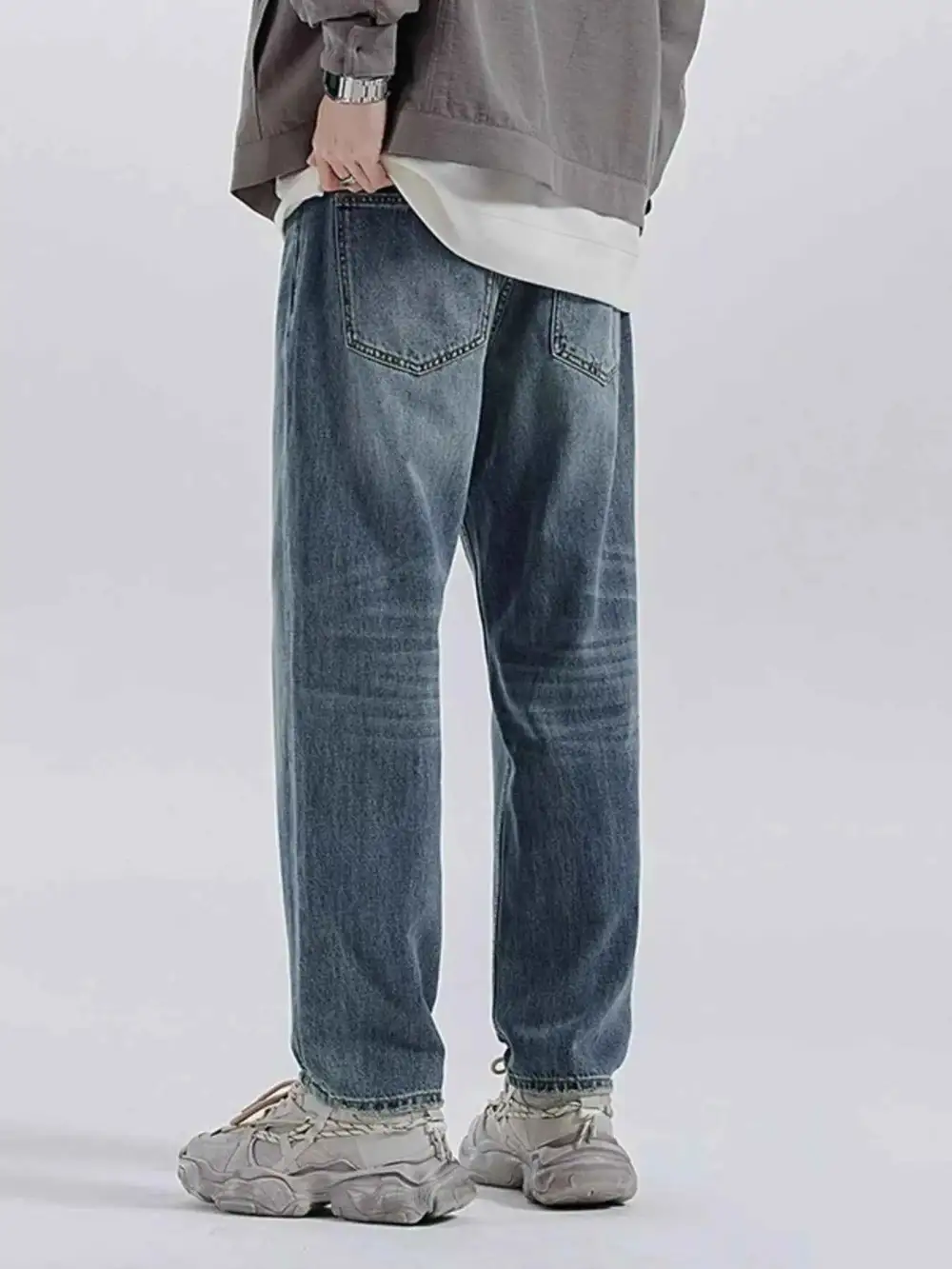 Relaxed Fit Wash Jeans