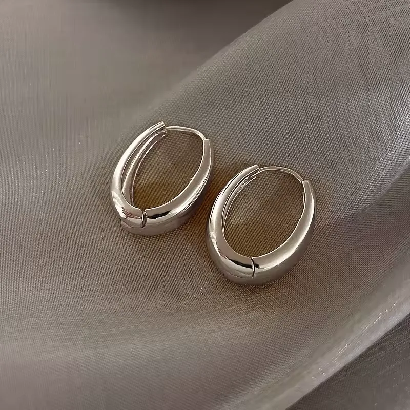 Retro circular ladies' earrings