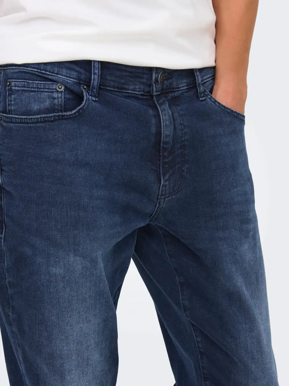 Modern Essential Everyday Classic Jeans