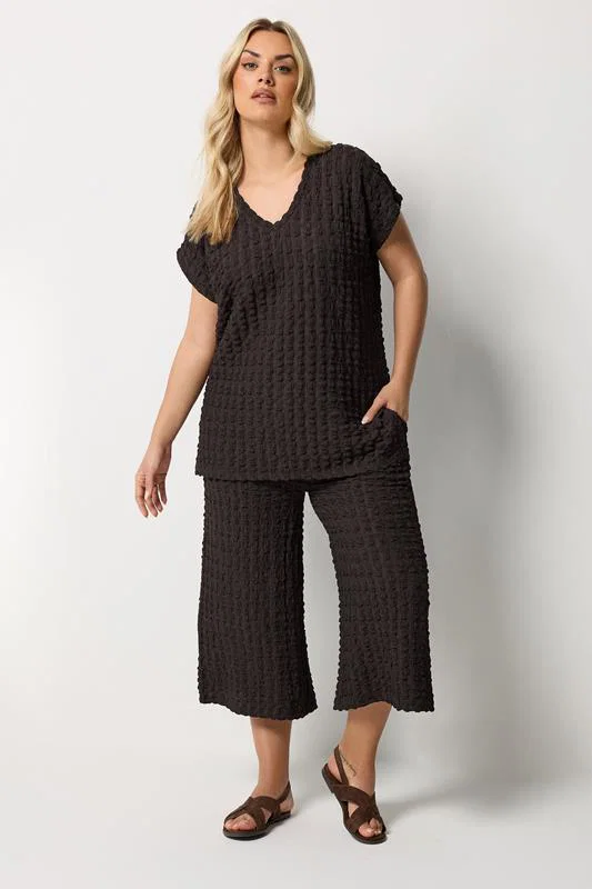 Brown Bubble Texture Cropped Trousers detail 1