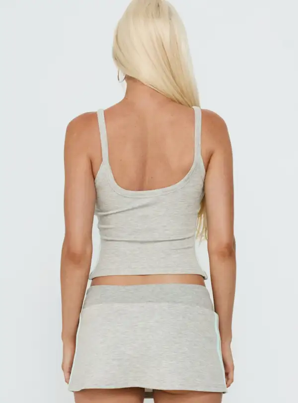 Scoop Neck Tipped Cropped Tank Top