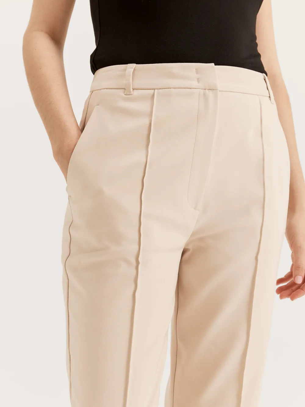 Arianna Tapered Leg Pant