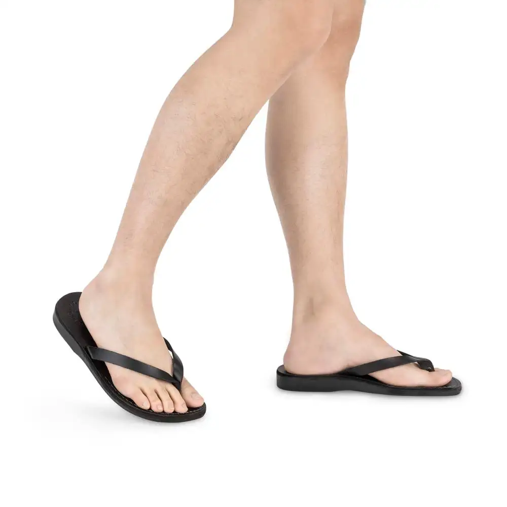 Relaxed Leather Flip Flop Sandals