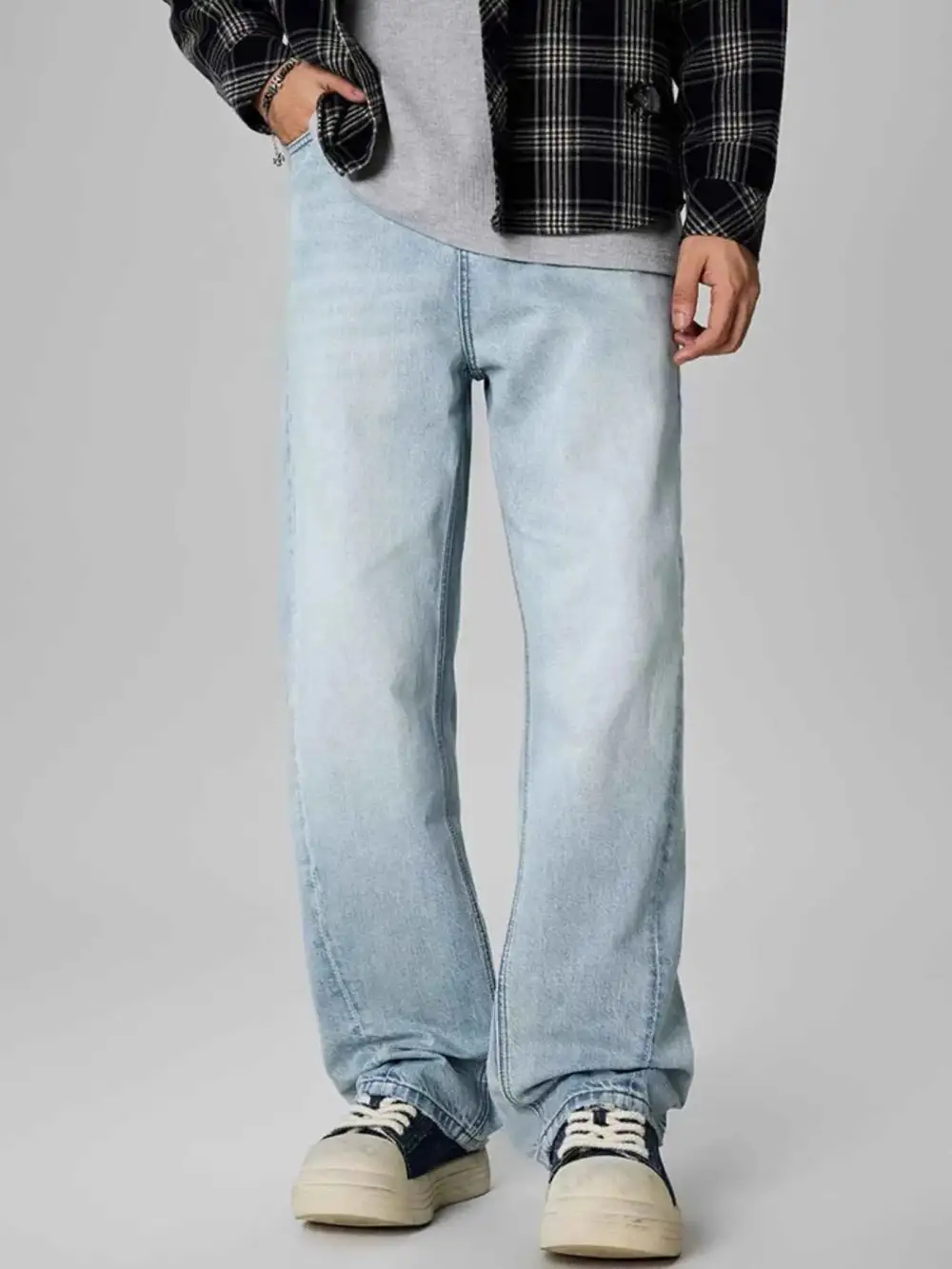 Modern Wash Straight Leg Jeans