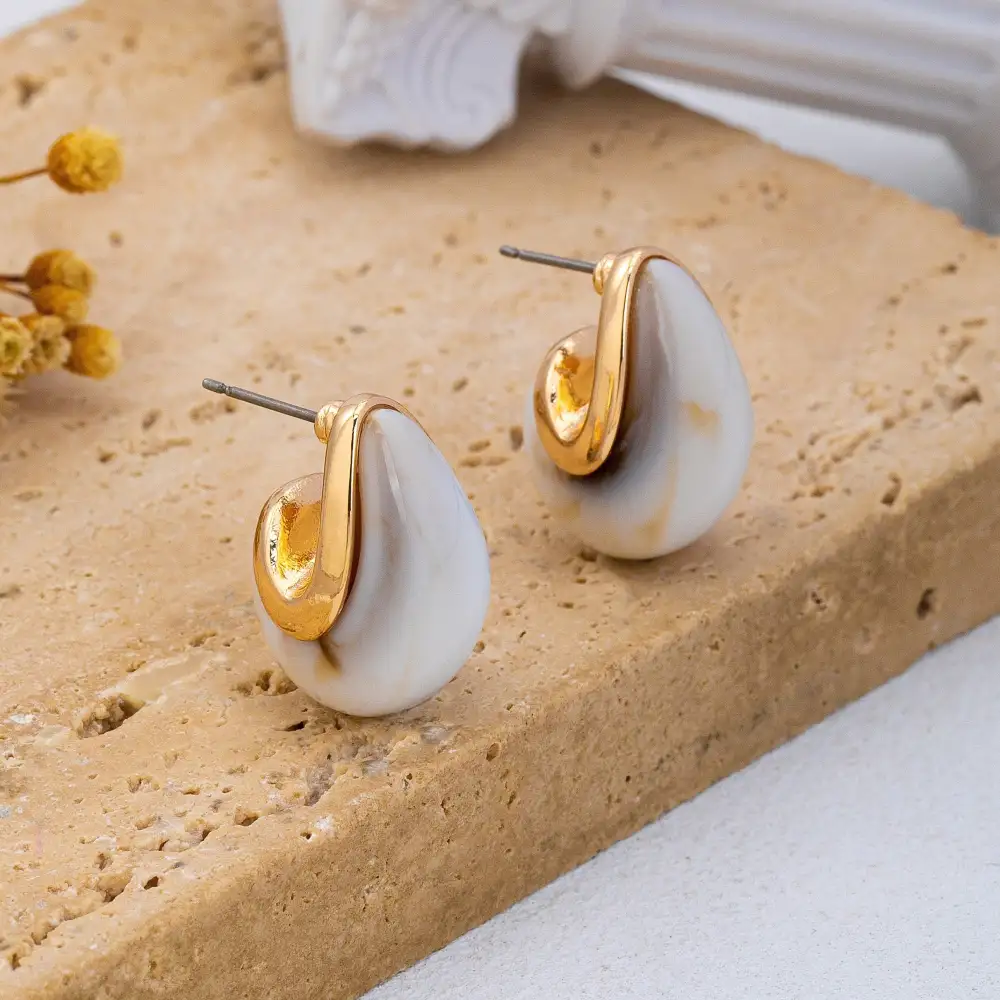 Marbled Teardrop Stud arrings