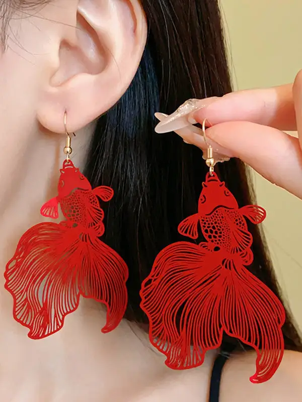 Vintage-Inspired Drop Earrings