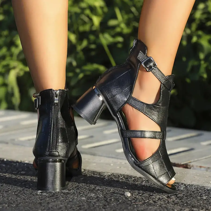 Refined Buckle Block Heels Sandals