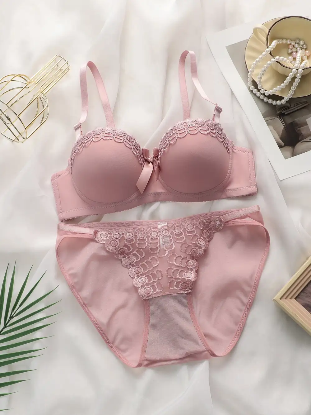 Butterfly Embroidered Non-Slip Underwire Set