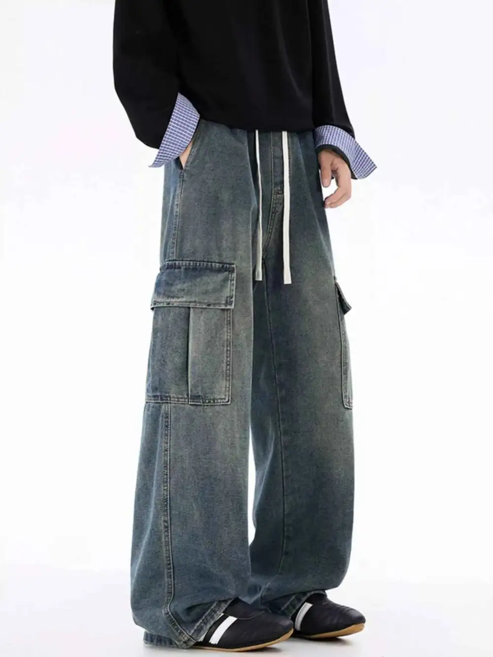 Wide-Leg Cargo Jeans