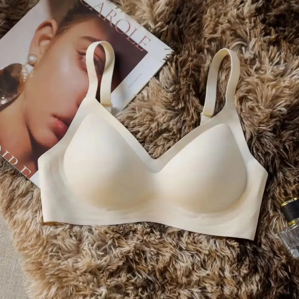Large-Cup Wireless Minimizer Bra