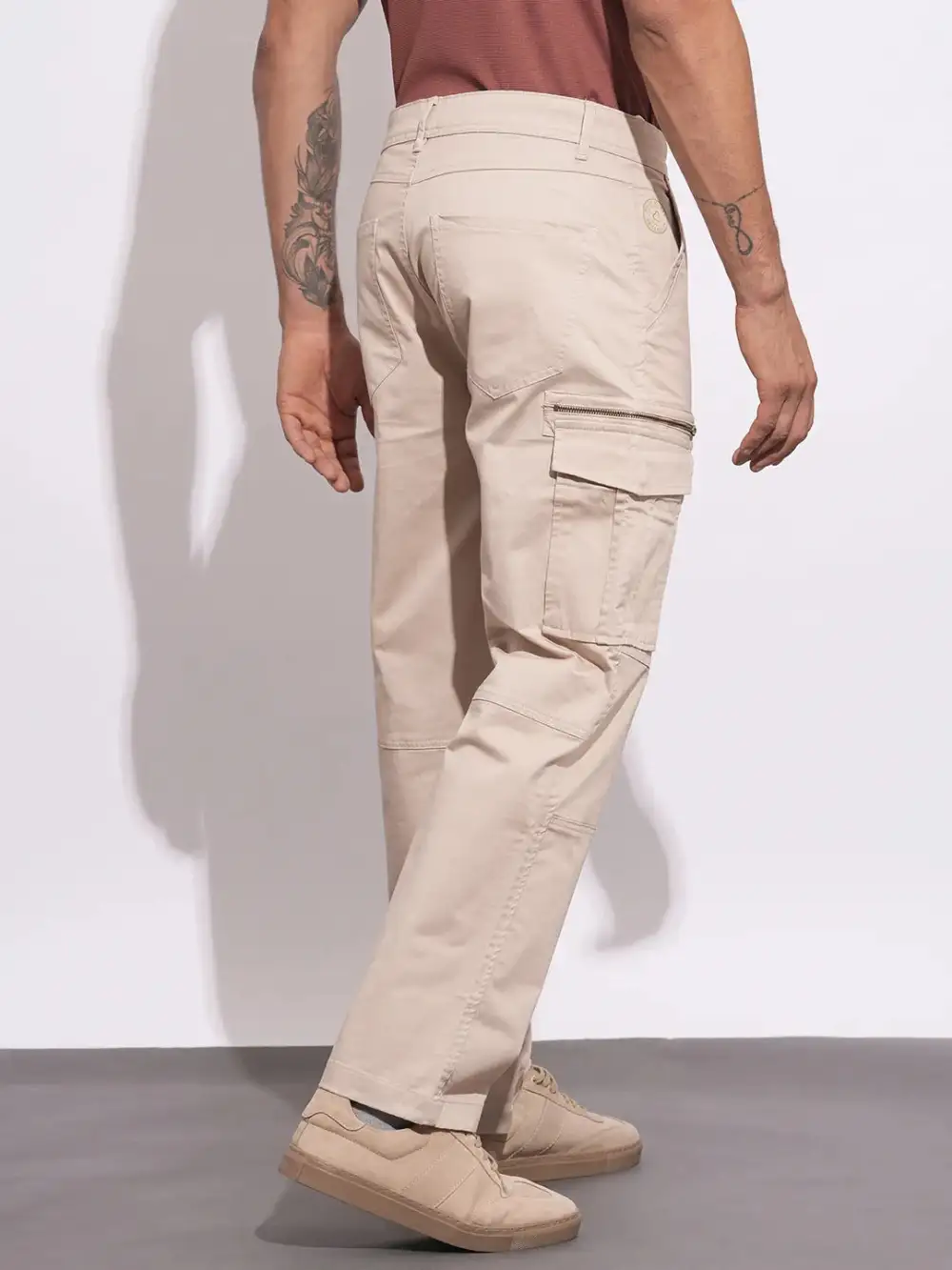 Modern Easy-Fit Cotton Cargo Trousers