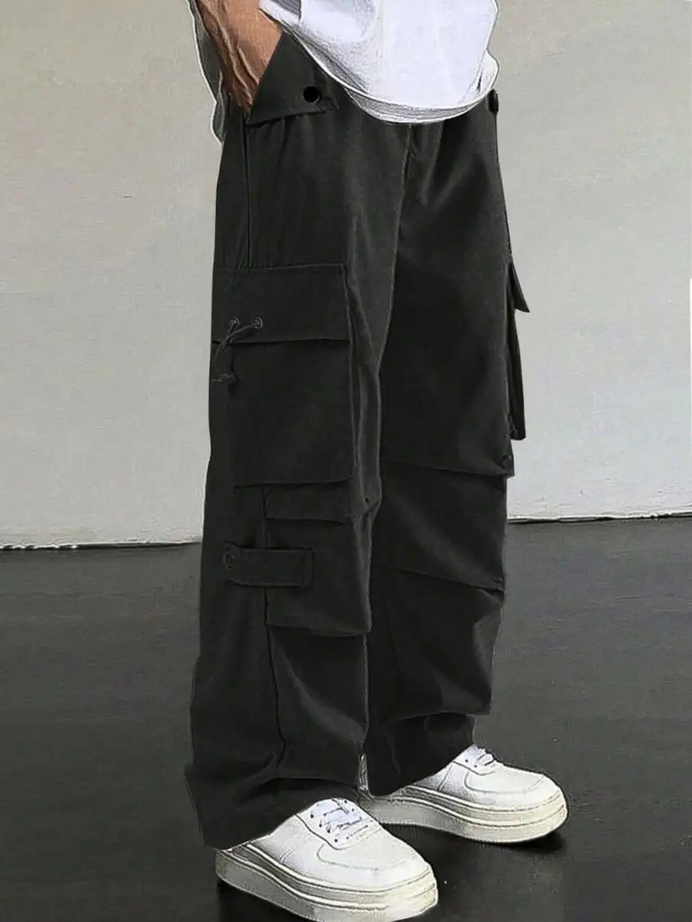Modern Men's Loose Fit Cargo Pants