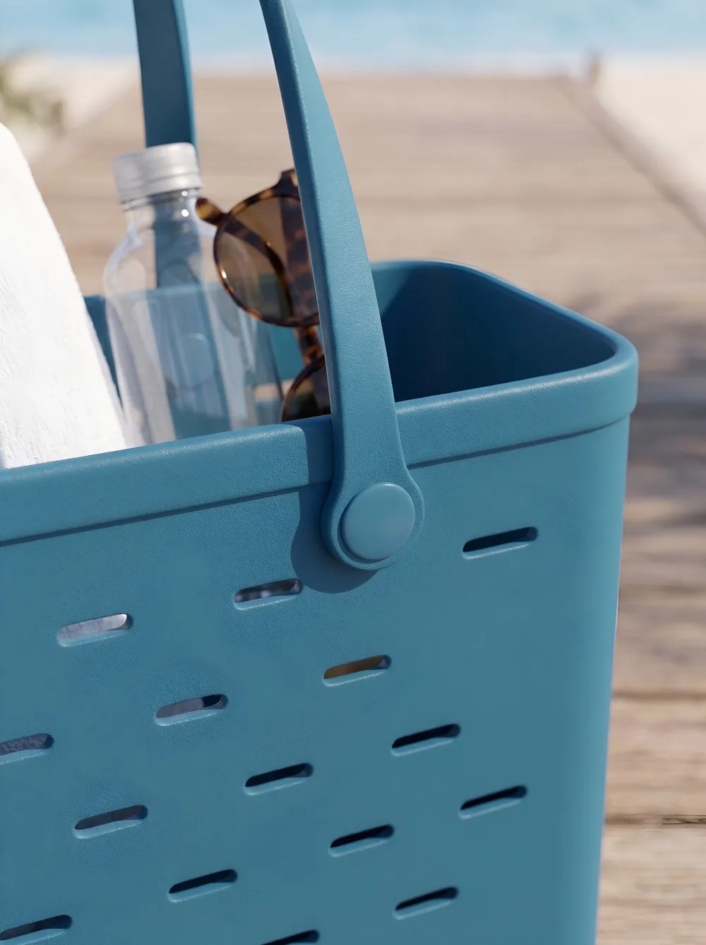 Dune Walk Hollow-Out Carryall Tote