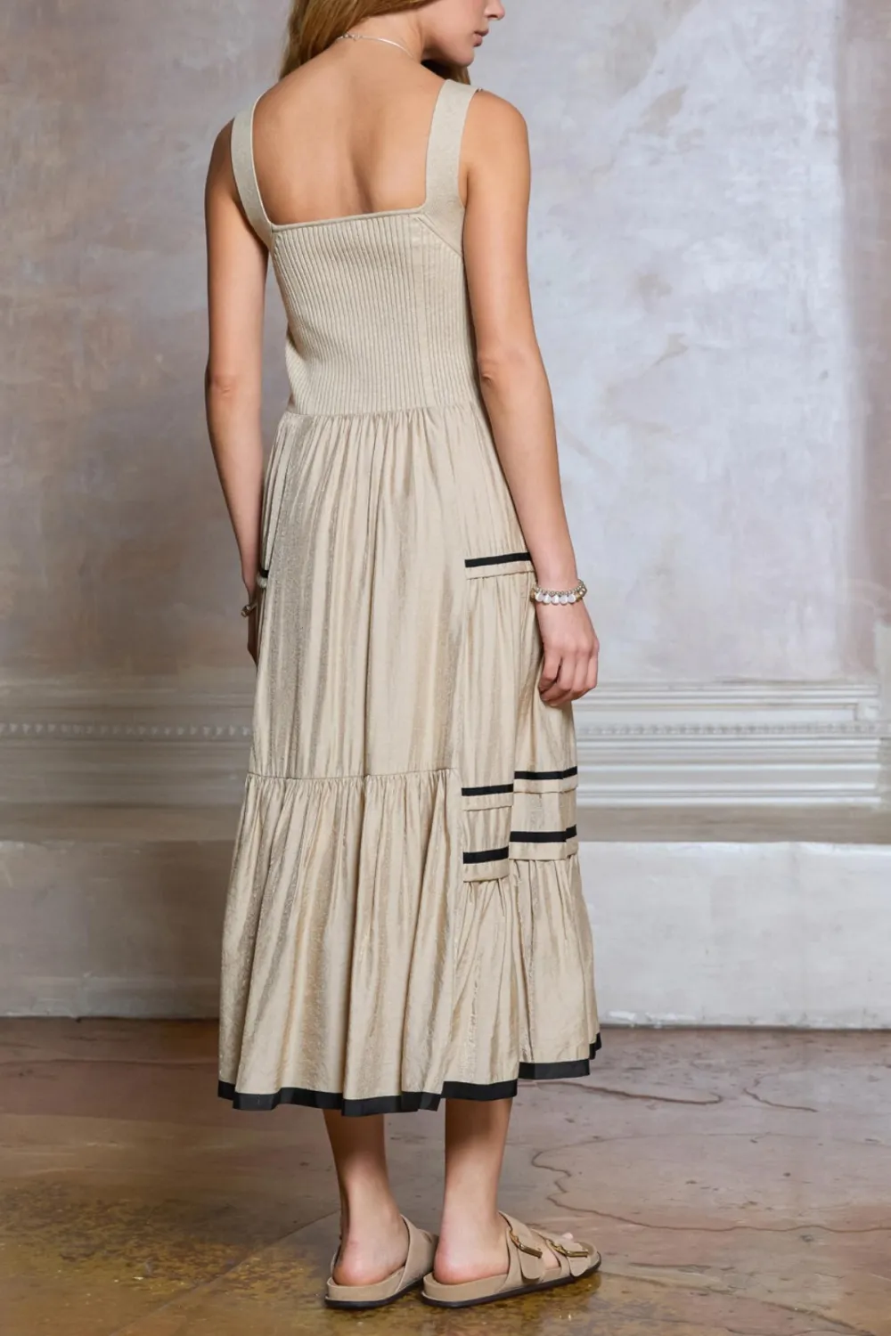 Sleeveless Flared Contrast Detail Midi Dress