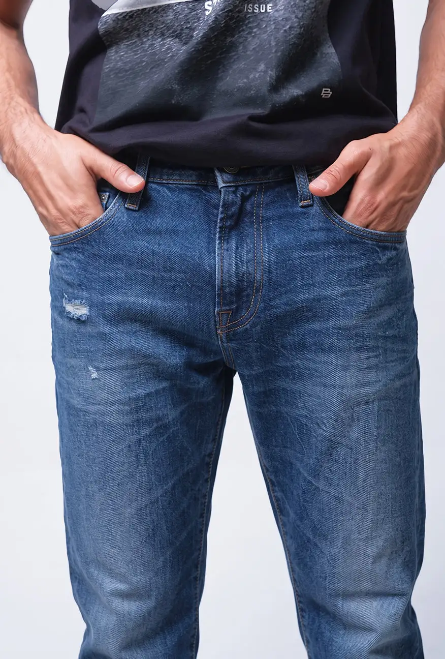 Men's Shredded Knee Regular Fit Jeans