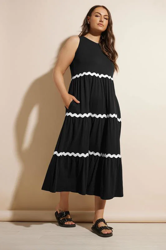 Black Contrast Swirl Tiered Maxi Dress detail 2