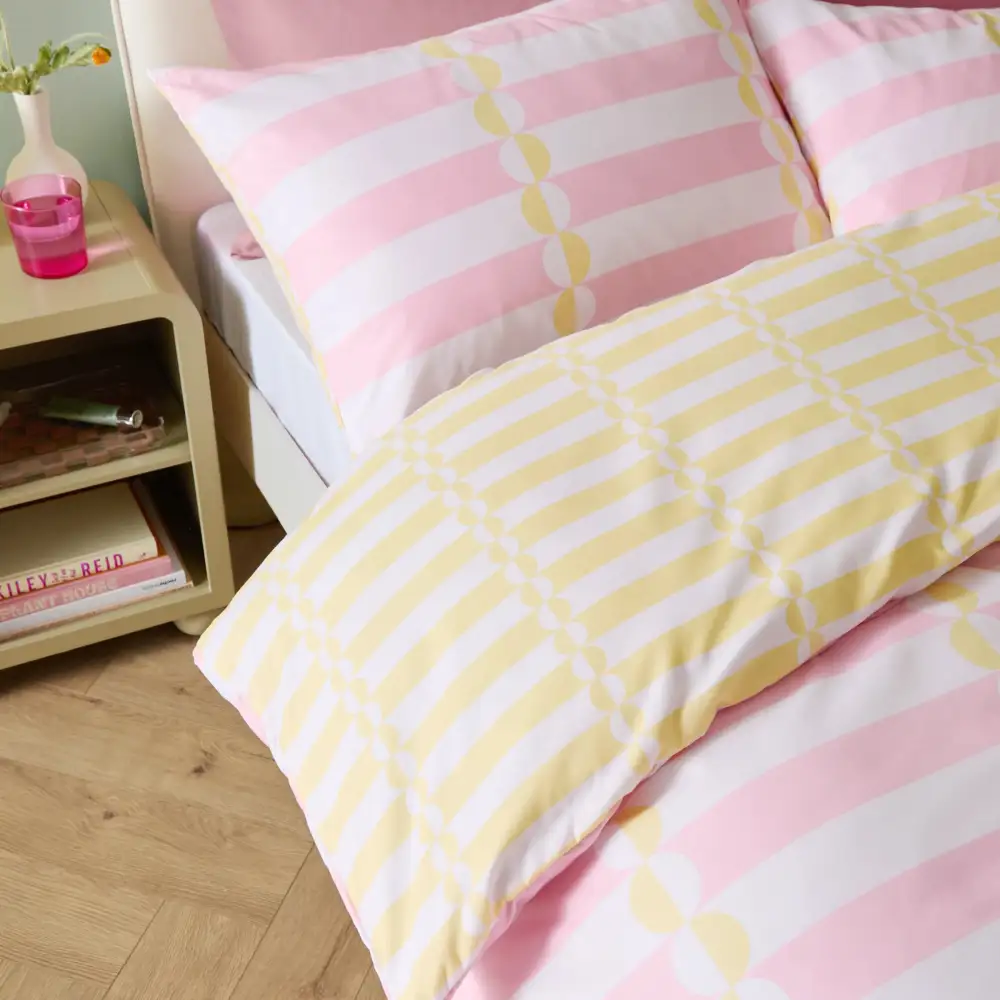 Polished Bedroom Reversible Geometric Duvet Cover Set