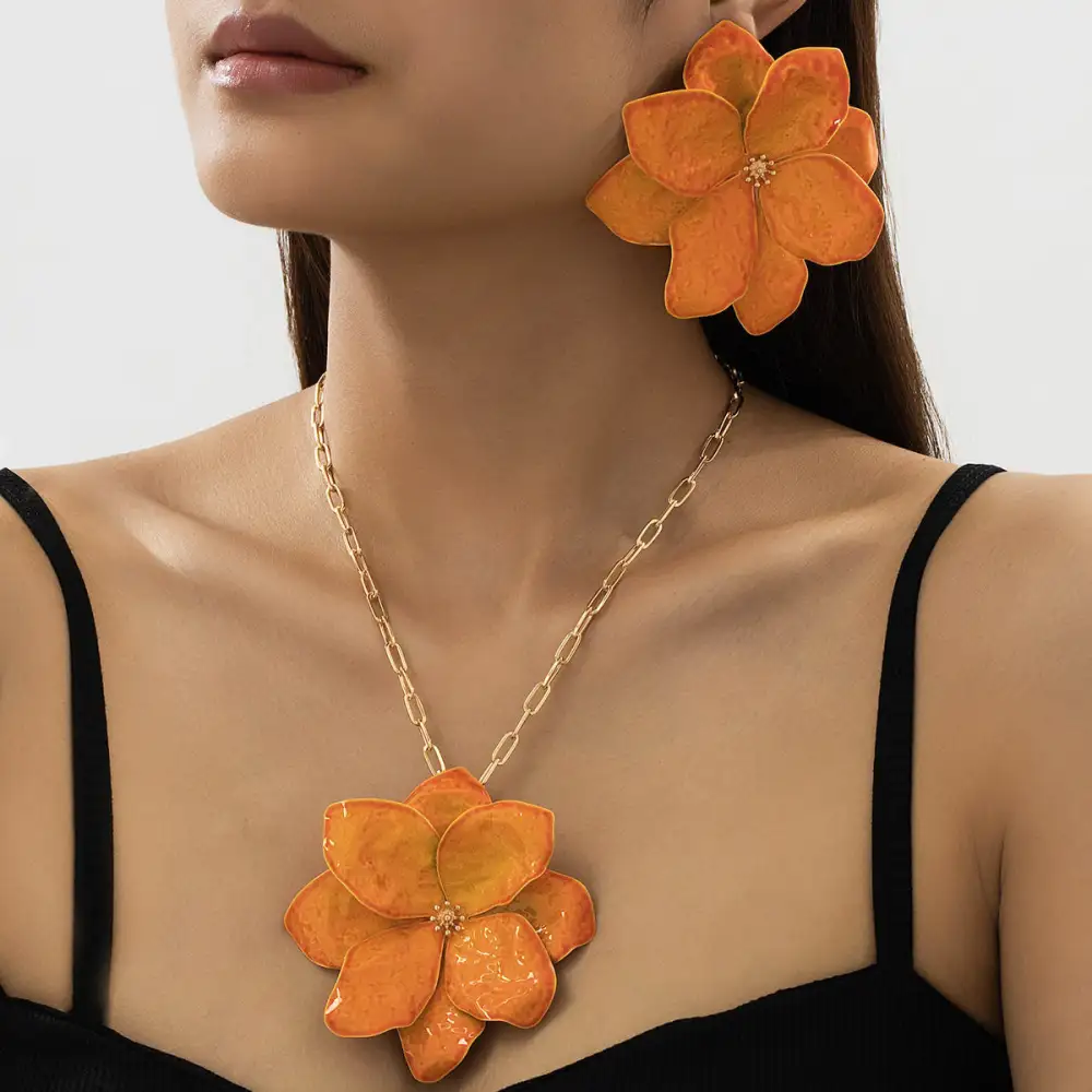 Sculptural Flower Pendant Jewelry Set