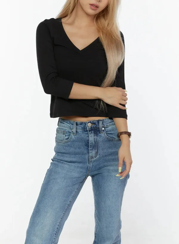 Ribbed V-Neck Three-Quarter Sleeve Top