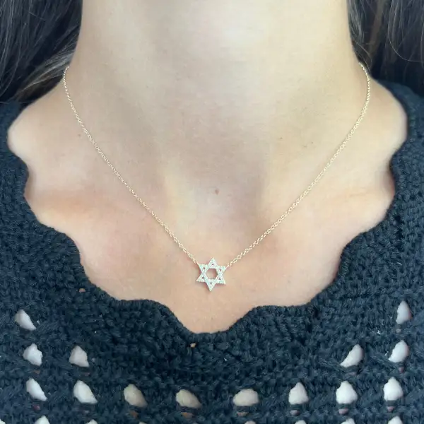 Refined Petite Star Motif Diamond Necklace