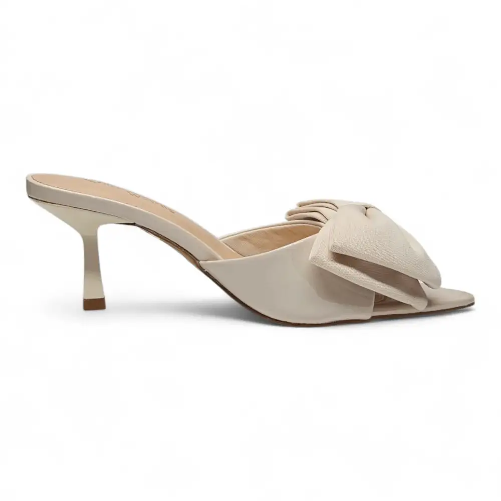 Bermuda Bow Kitten Heel