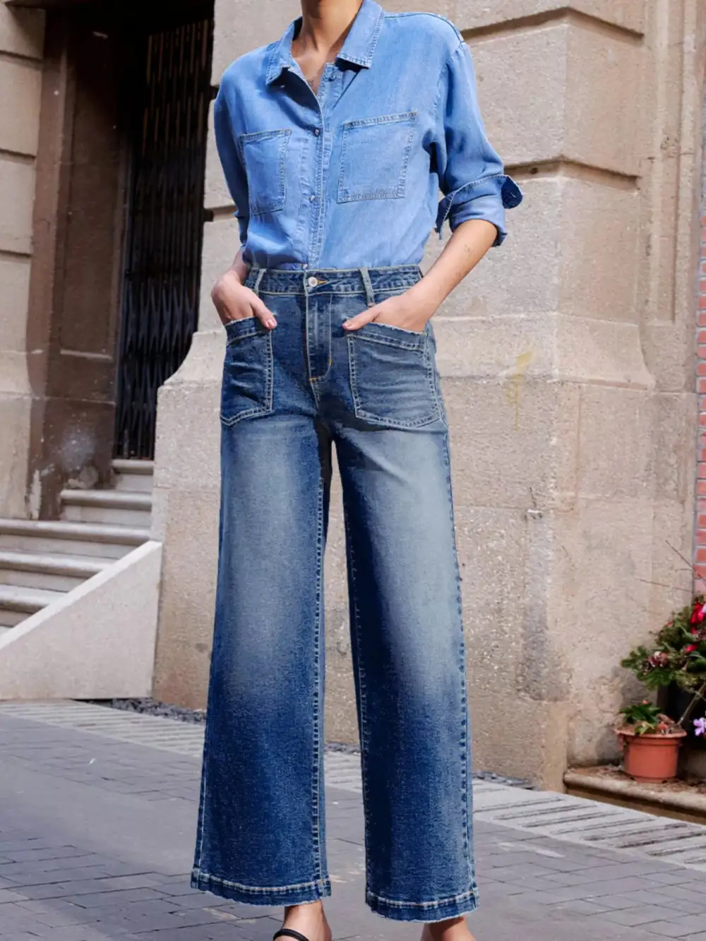 Balanced Pocketed Denim Jeans