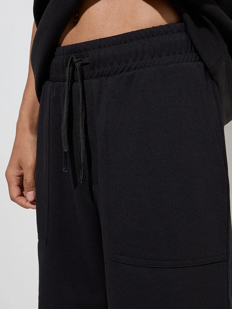Solid Loose Mid-Waist Shorts