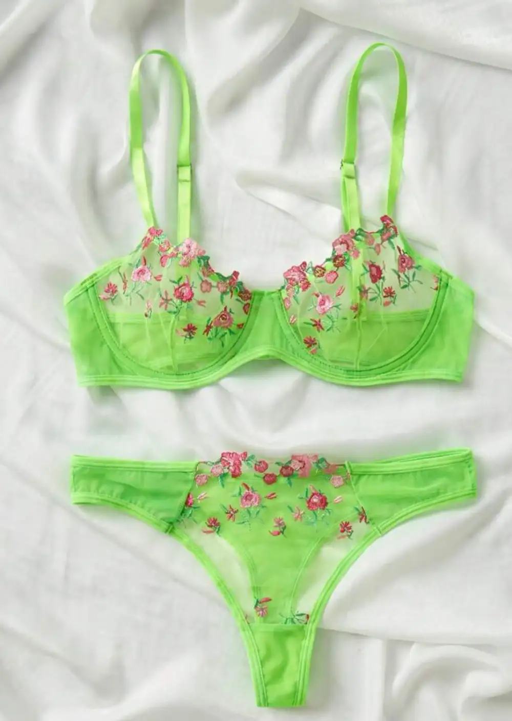 Detailed Floral Embroidered Lingerie Set