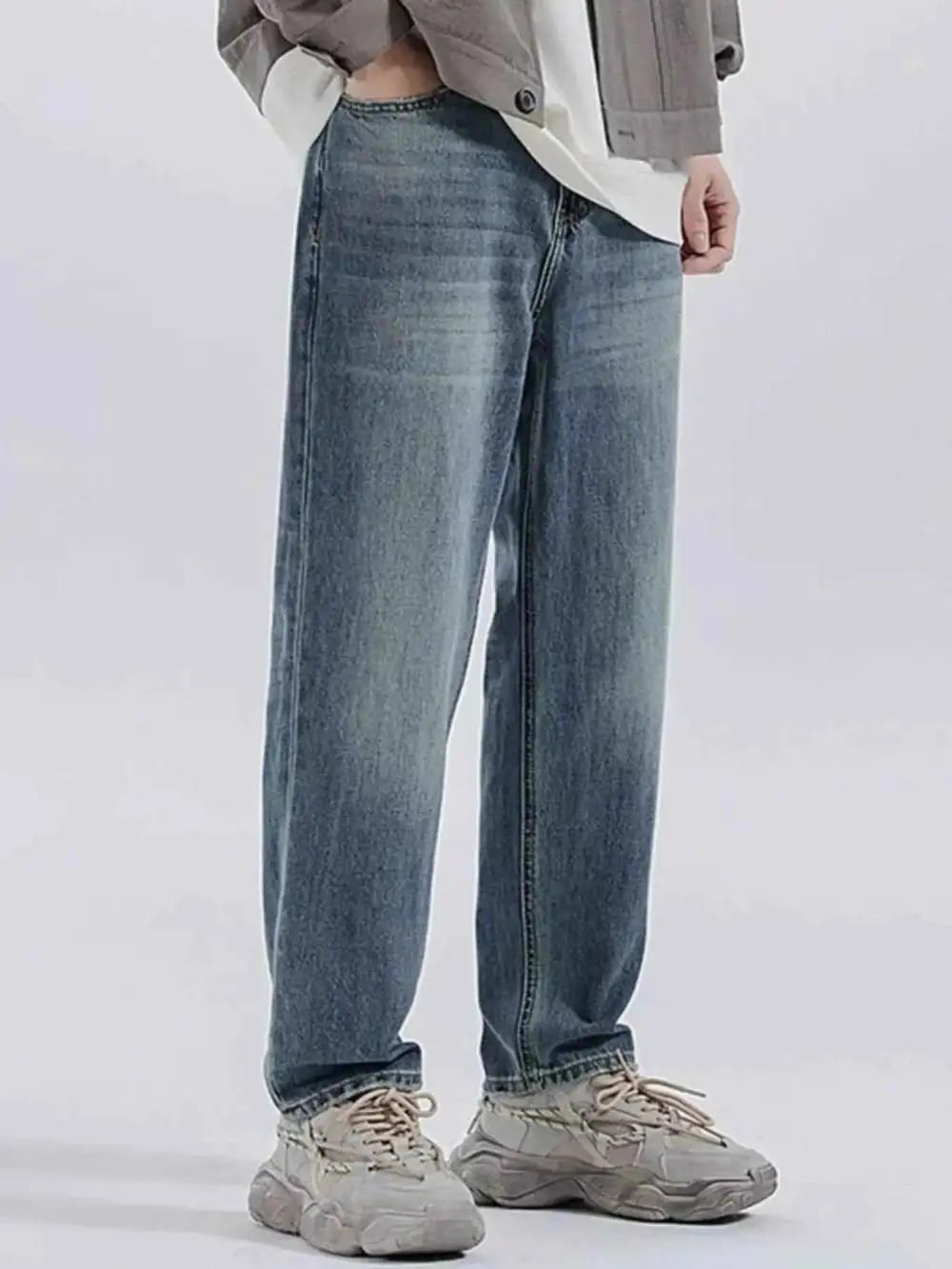 Relaxed Fit Wash Jeans