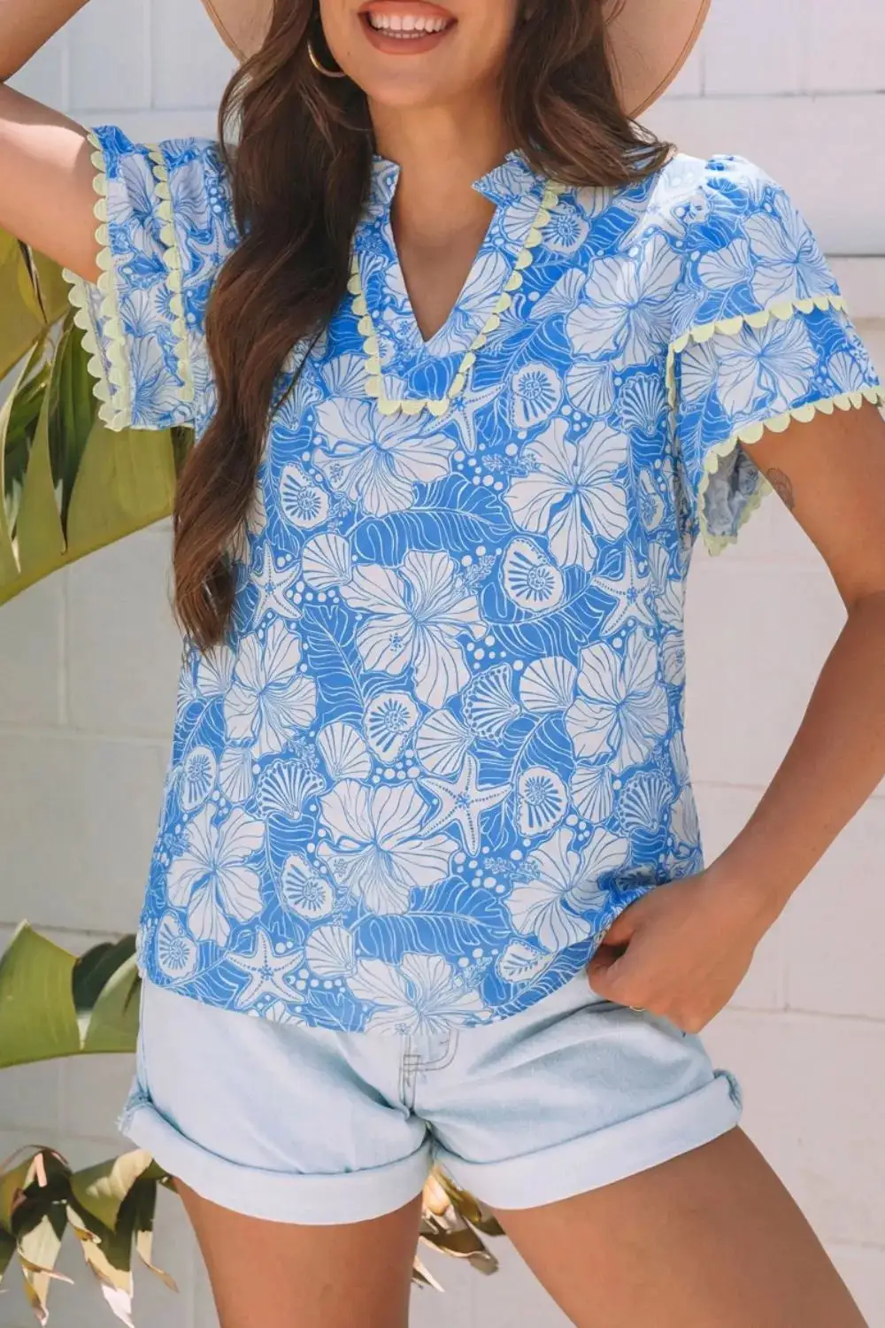 Floral Print Scalloped Trim V-Neck Short Sleeve Blouse