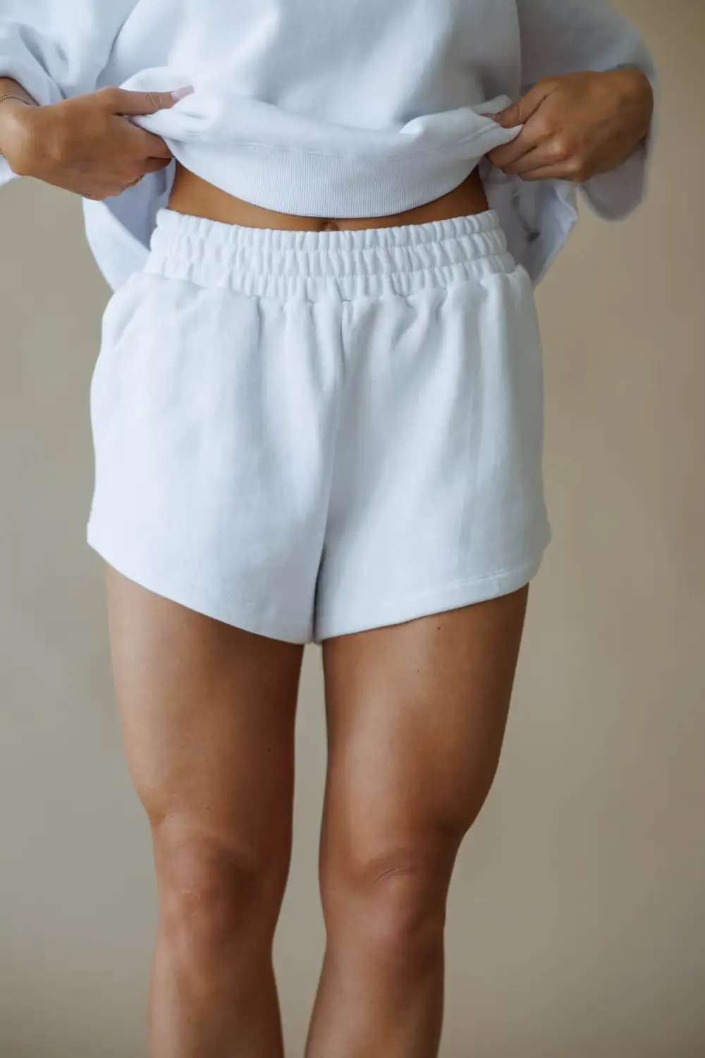 Classic Cotton Elastic Waist Pocket Casual Shorts