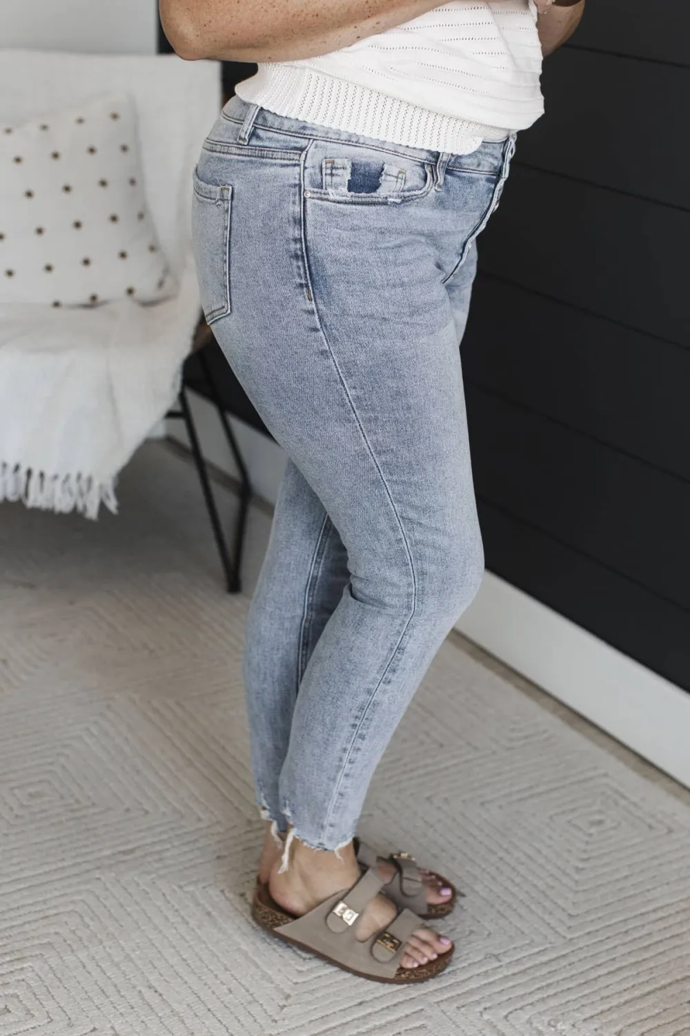 Mid-Rise Cropped Skinny Clean Finish Jeans