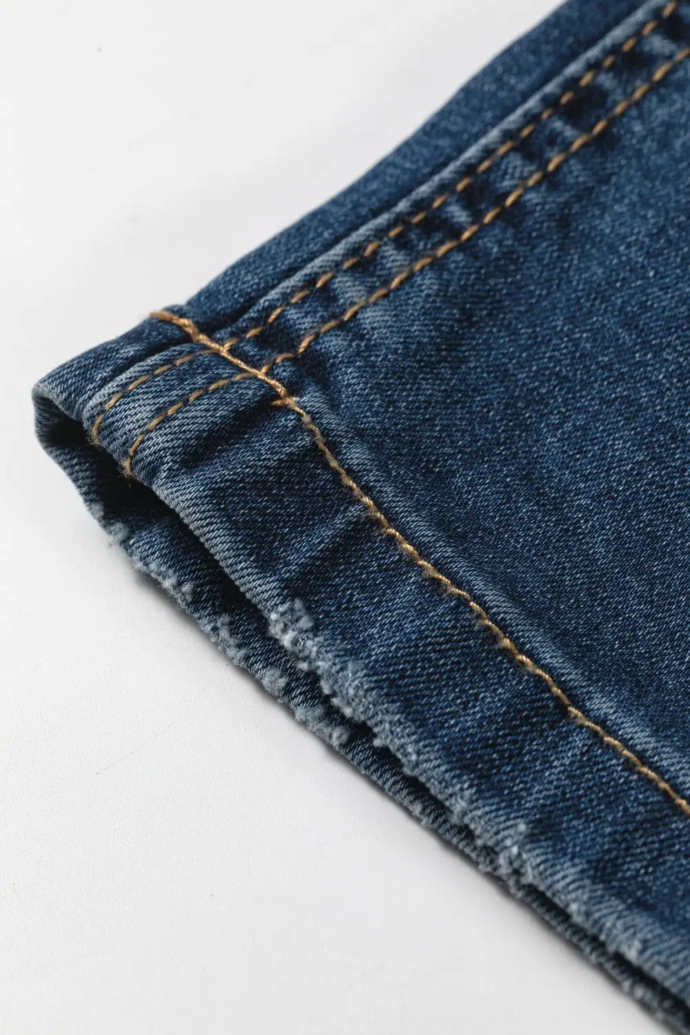 Relaxed Washed Pocketed Straight Leg Jeans