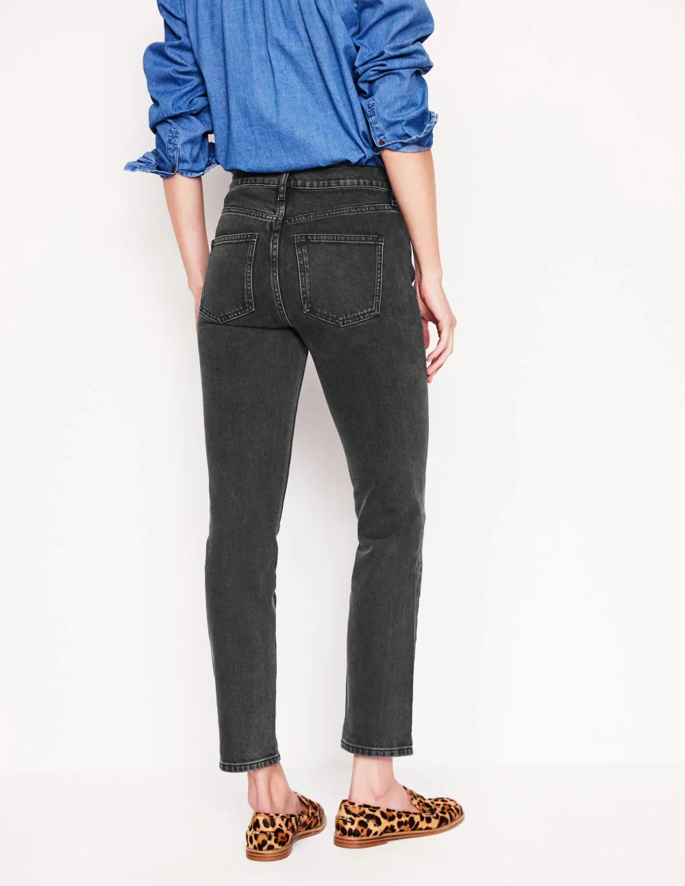 Girlfriend Jeans -Washed Black