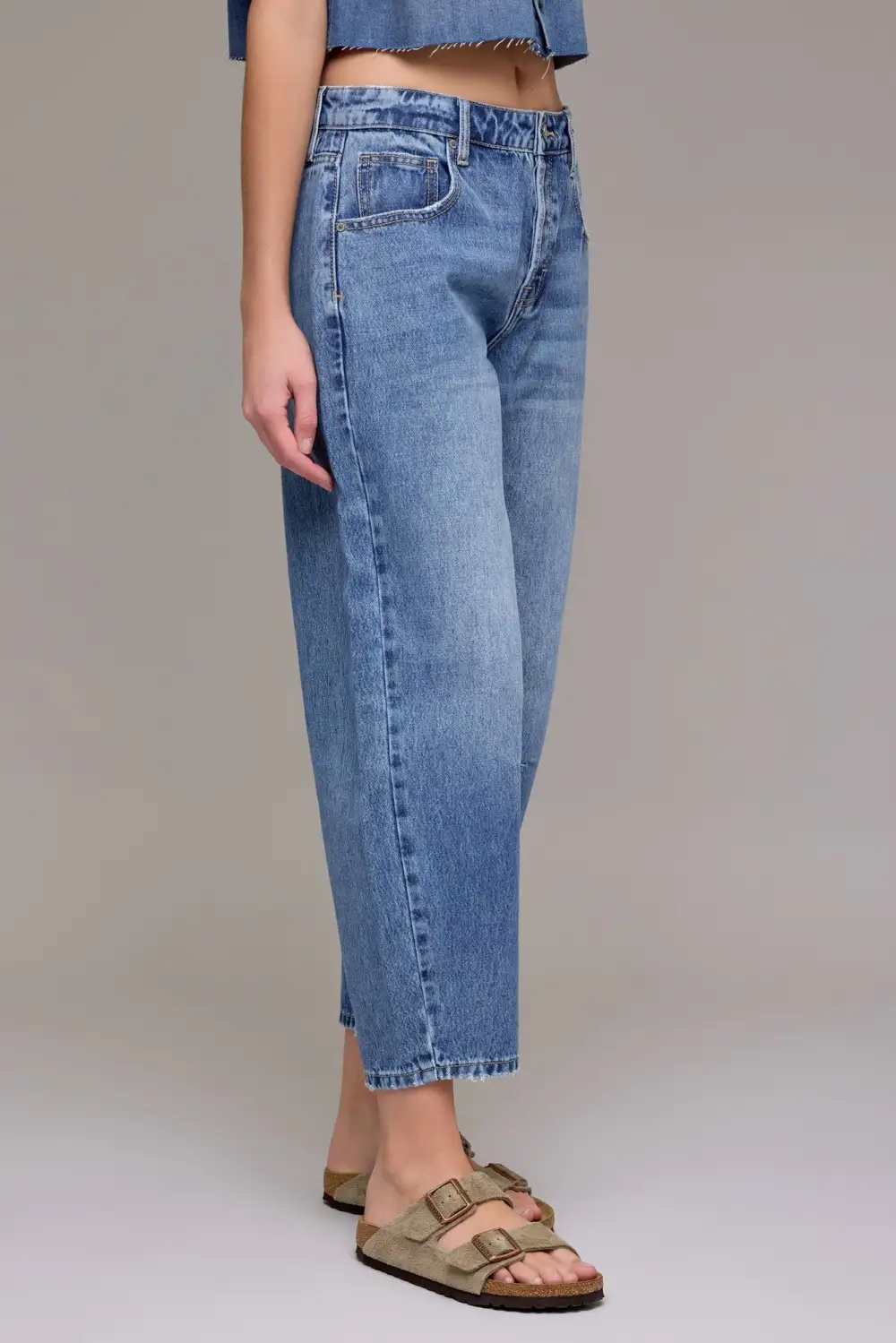 Women's Cropped Barrel-Leg Jeans