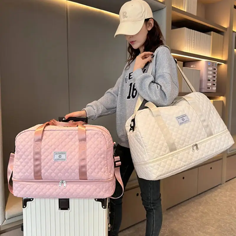 Sophisticated Carry: Belted Large-Capacity Elegant Tote