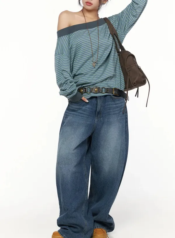 Wide-Fit Pocketed Baggy Jeans