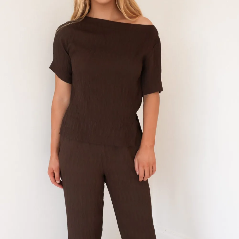 Minimal Piece Casual Tee