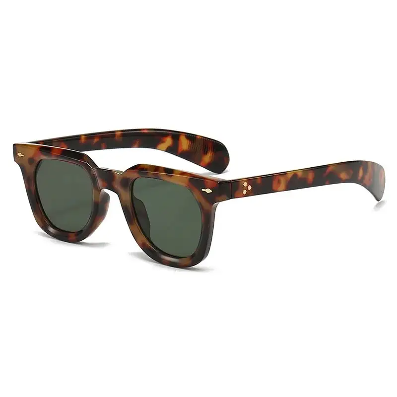 Minimal Rivet Detail Sunglasses