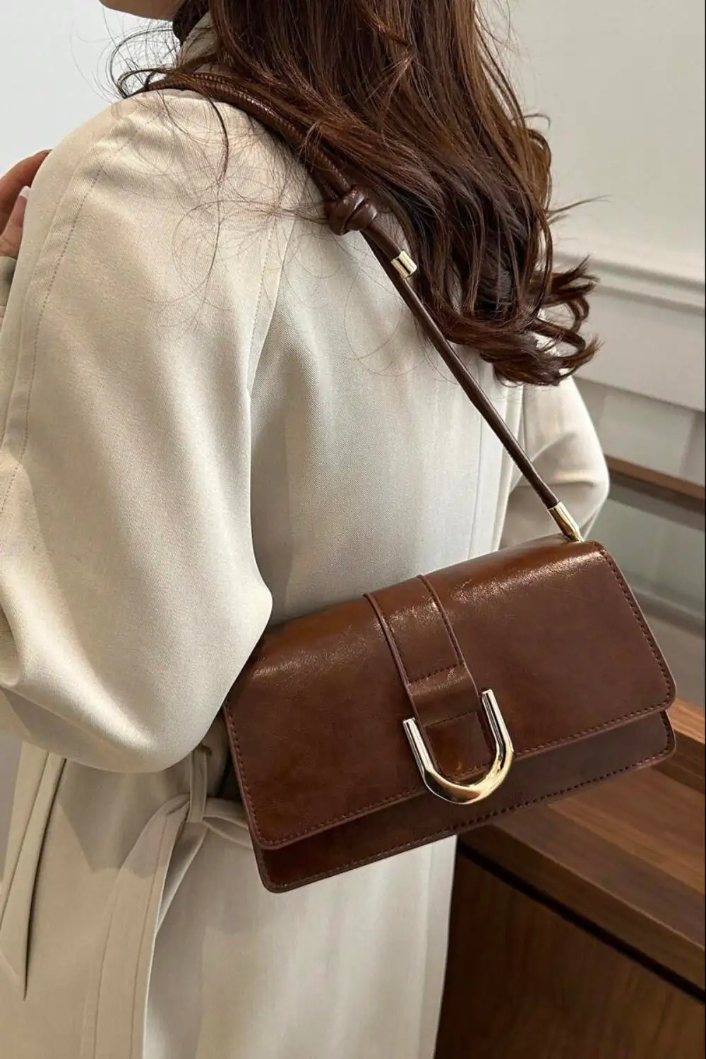 Small Square PU Leather Crossbody Bag – Colorful Detail & Anti-Theft Flap Closure