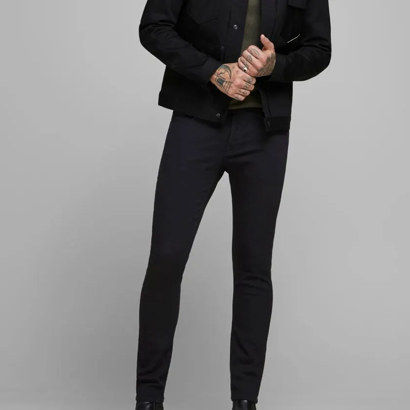 Essential Everyday Classic Jeans